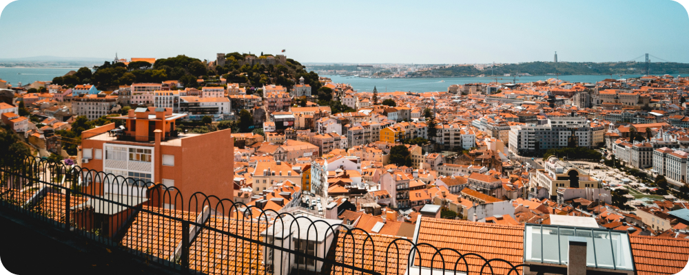 a city with many buildings